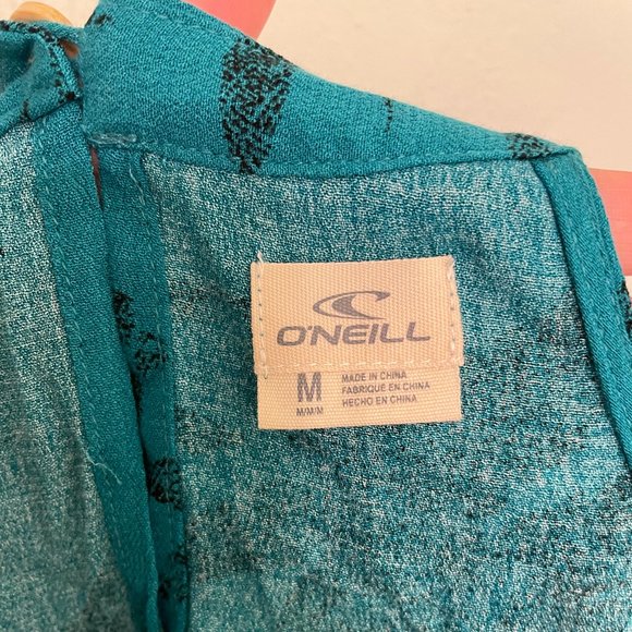 NWOT Floral Criss Cross Wrap Front Top - Picture 6 of 6